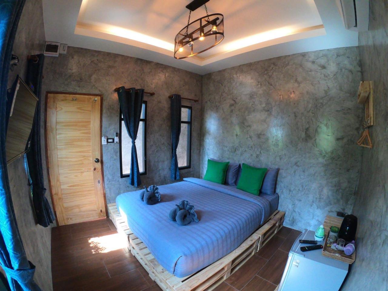 Samed Big Whale Rayong Exterior foto